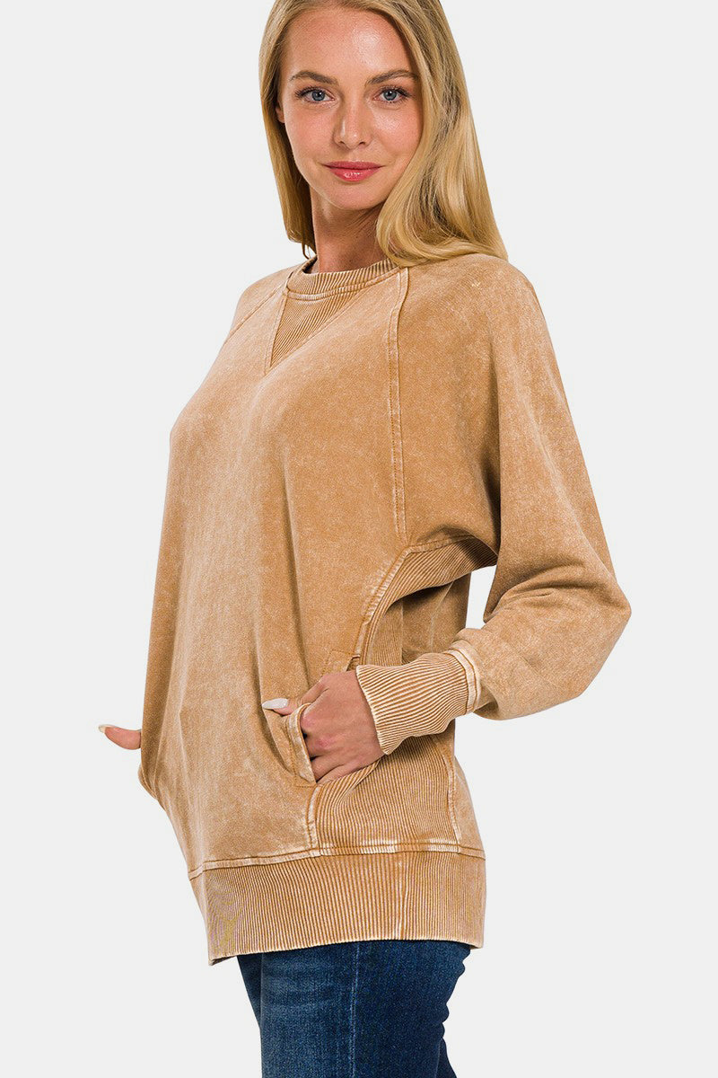 Pocketed Round Neck Sweatshirt