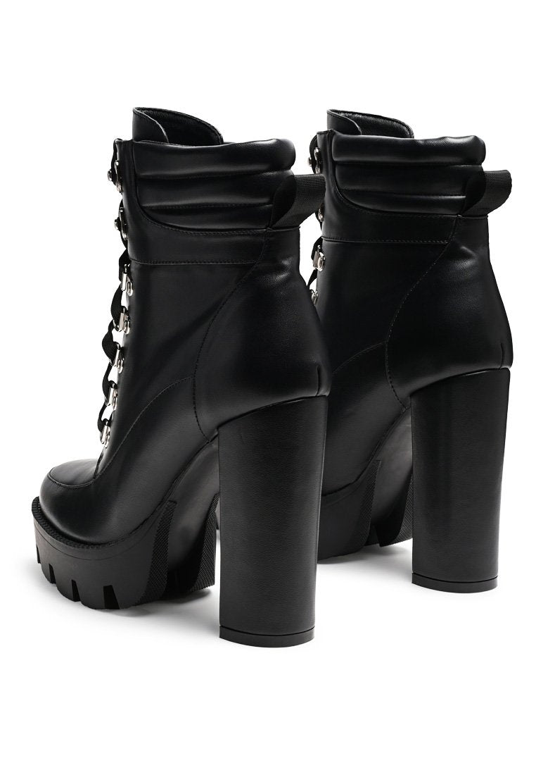 Stopper Cushion Collared Lace Up Boots